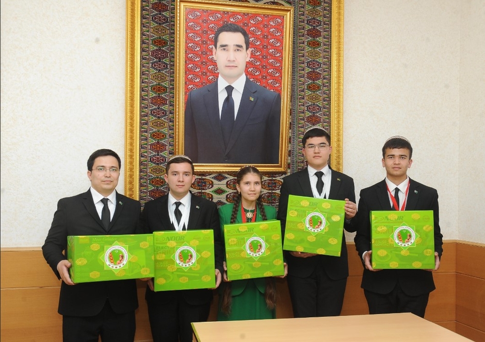 60-njy HALKARA MENDELEÝEW HIMIÝA OLIMPIADASYNYŇDAKY ÜSTÜNLIK