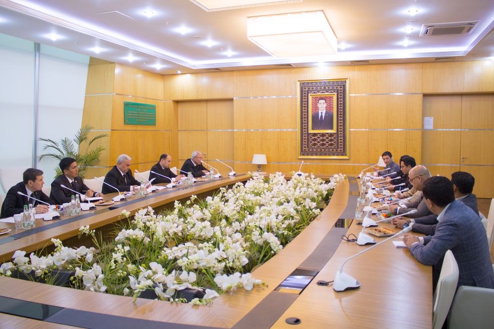 Ýagşygeldi Kakaýew adyndaky Halkara nebit we gaz uniwersitetinde «PETRONAS Çarigali (Türkmenistan) Sdn Bhd» kompaniýasynyň we «PETRONAS» kompaniýasynyň Tehnologiýa uniwersitetiniň wekilleri bilen duşuşyk geçirildi