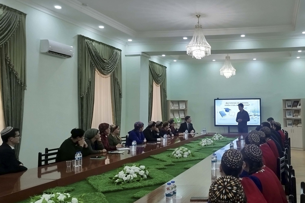 Türkmen oba hojalyk uniwersitetinde her şenbe güni «Ylymlar güni» geçirilýär