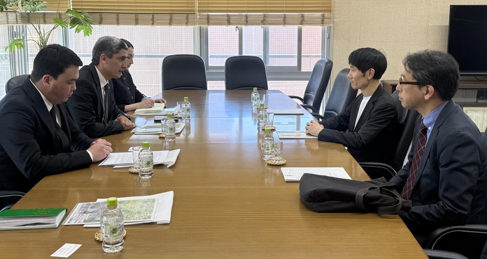 Meeting held with the President of the Tokyo University of Foreign Studies
