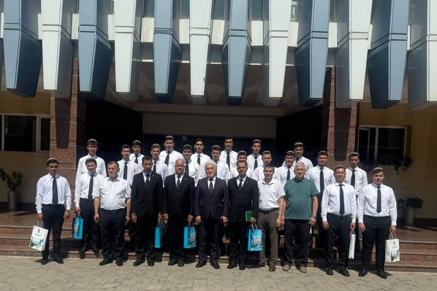 Студенты Туркменского сельскохозяйственного университета проходят производственную практику в Ташкенте