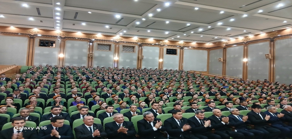 Öňdebaryjy bilim işgärleriniň awgust maslahaty geçirildi