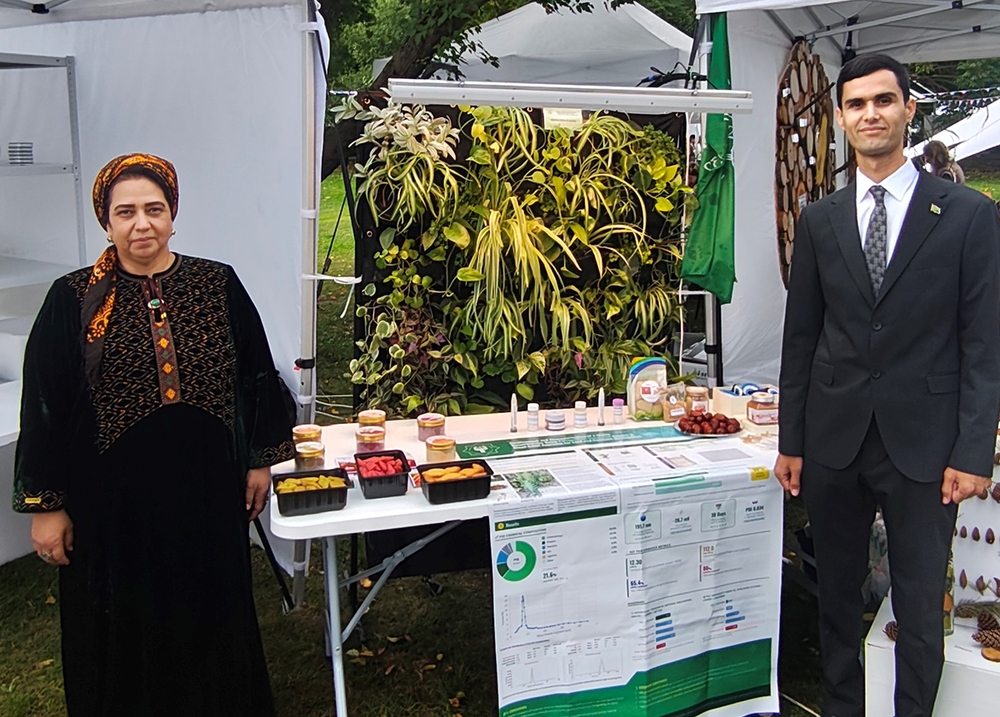 Türkmenistan Minskde geçirilen «Ylym festiwalynda» ylmy işläp taýýarlamalaryny görkezdi