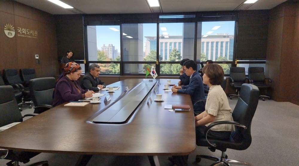 Türkmenistan – Koreýa: bilim we ylmy-maglumat hyzmatdaşlygynyň täze ugurlary ara alnyp maslahatlaşyldy