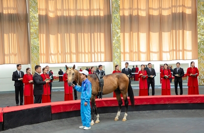 Students of the Myrat Garryyev State Medical University of Turkmenistan Visit the Aba Annayev International Horse Breeding Academy