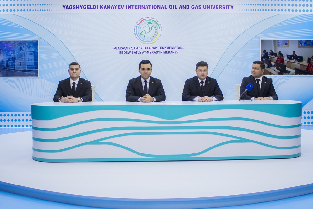 “Geňeşli il – döwletli il” atly tegelek stol gepleşigi      