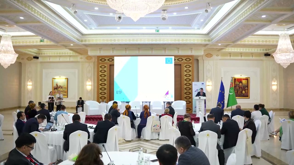 Arabaglanyşyk adamlardan başlaýar: milli tegelek stoldan DARYA-nyň sebitleýin gün tertibine çenli