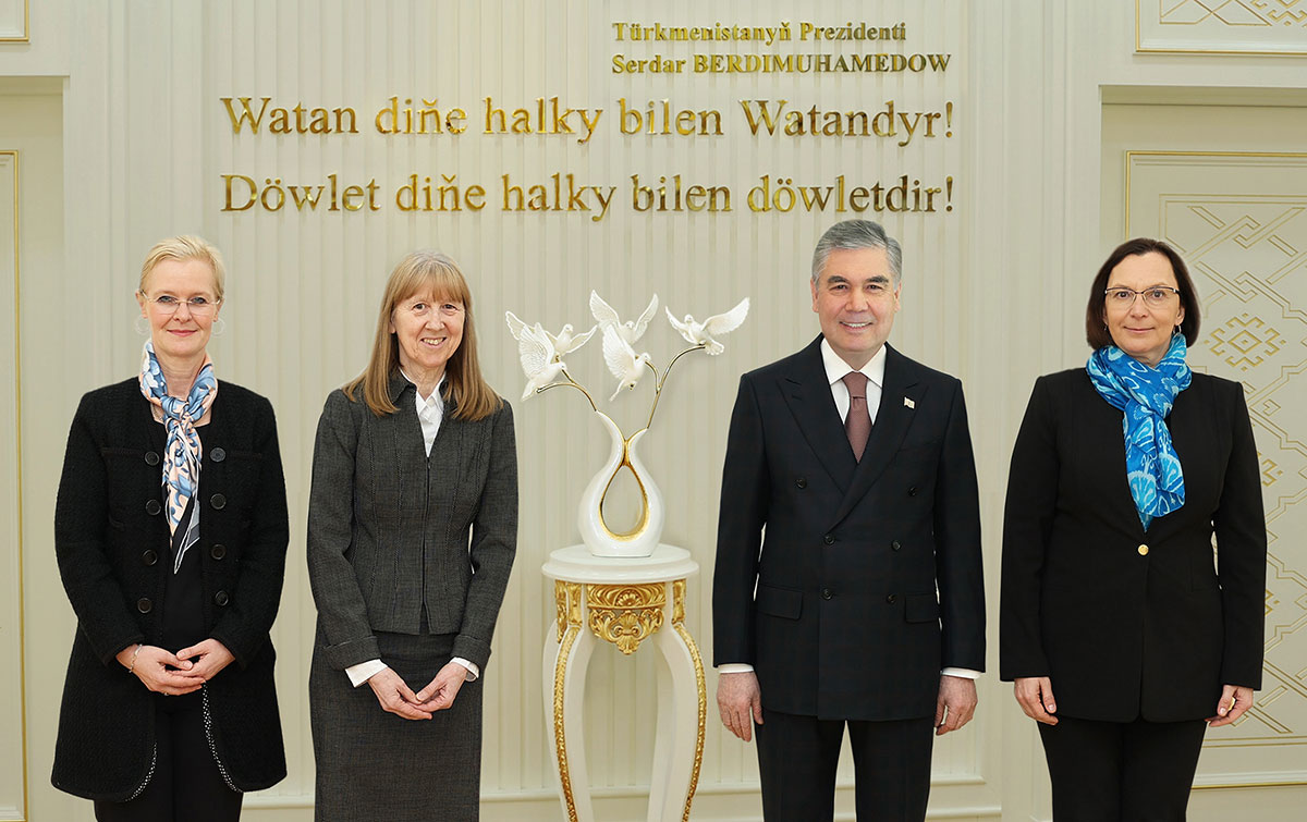 Hero-Arkadag Held a Meeting with Representatives of Major International Financial Organizations