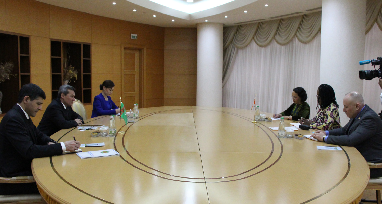A meeting was held with the Country Director of the UN Population Fund in Turkmenistan
