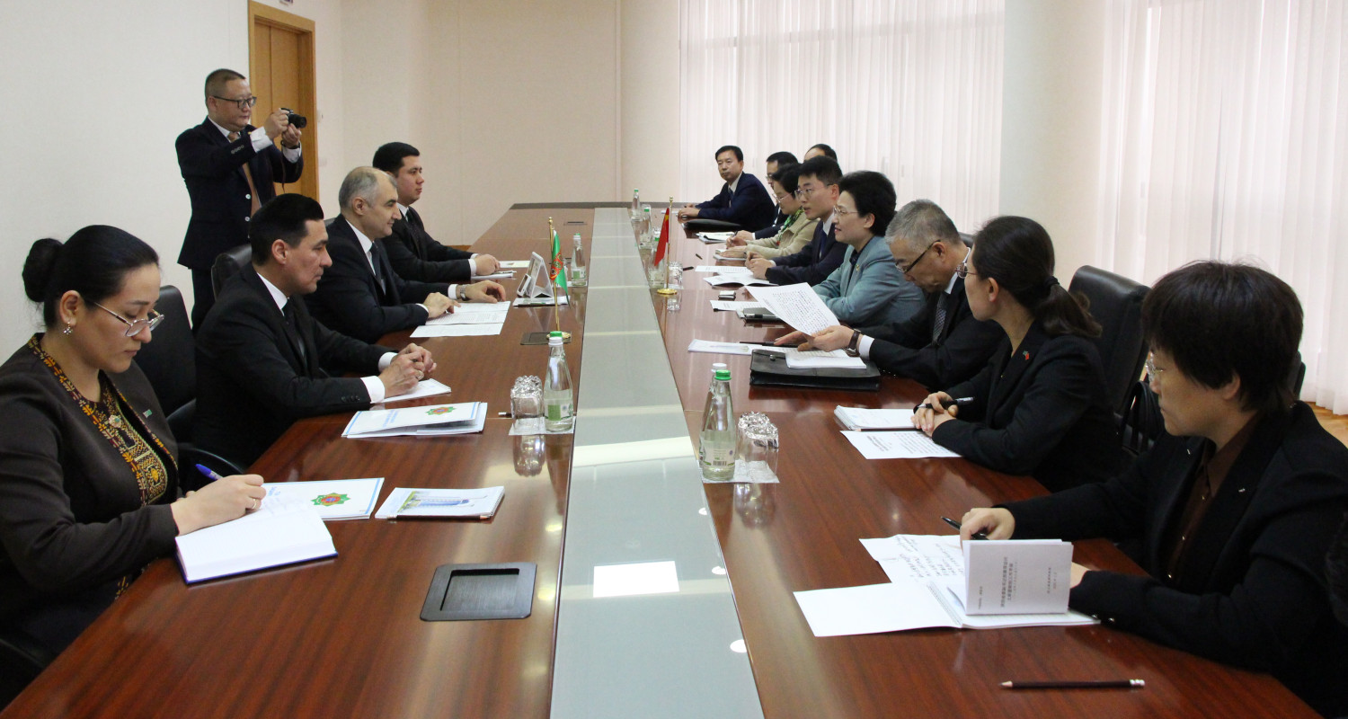 The esteemed President reviewed the work being carried out in the agro-industrial complex and the regions